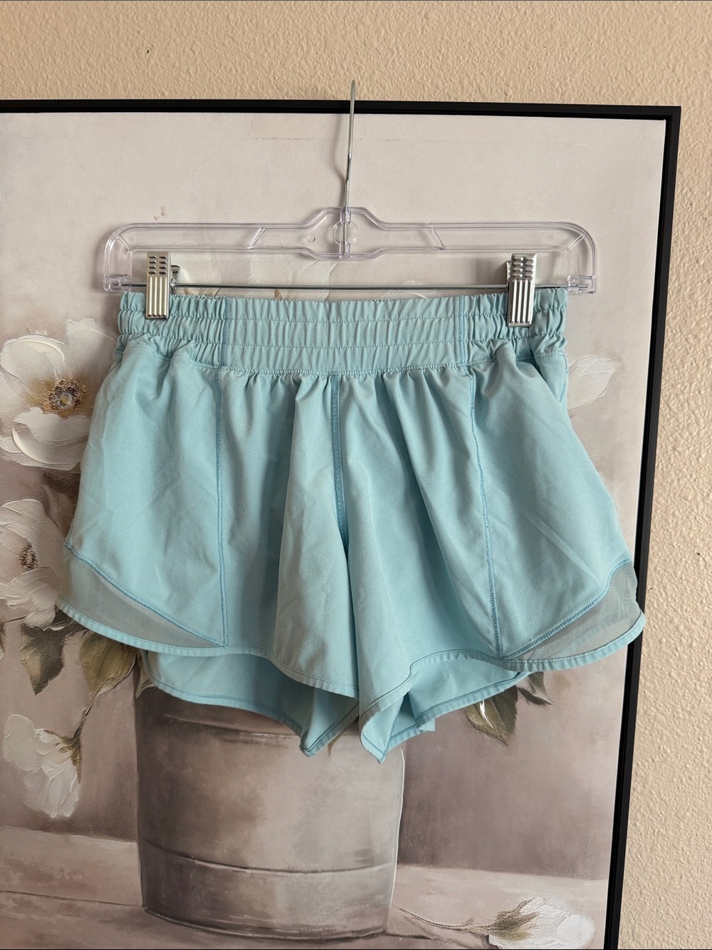 Lululemon hotty hot LR 4” short